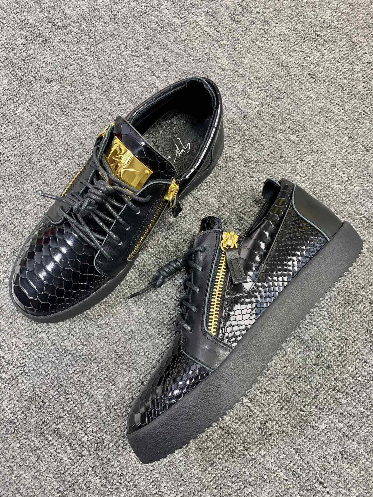 Giuseppe Zanotti Black Gold-Zip Low-Top Sneakers — side