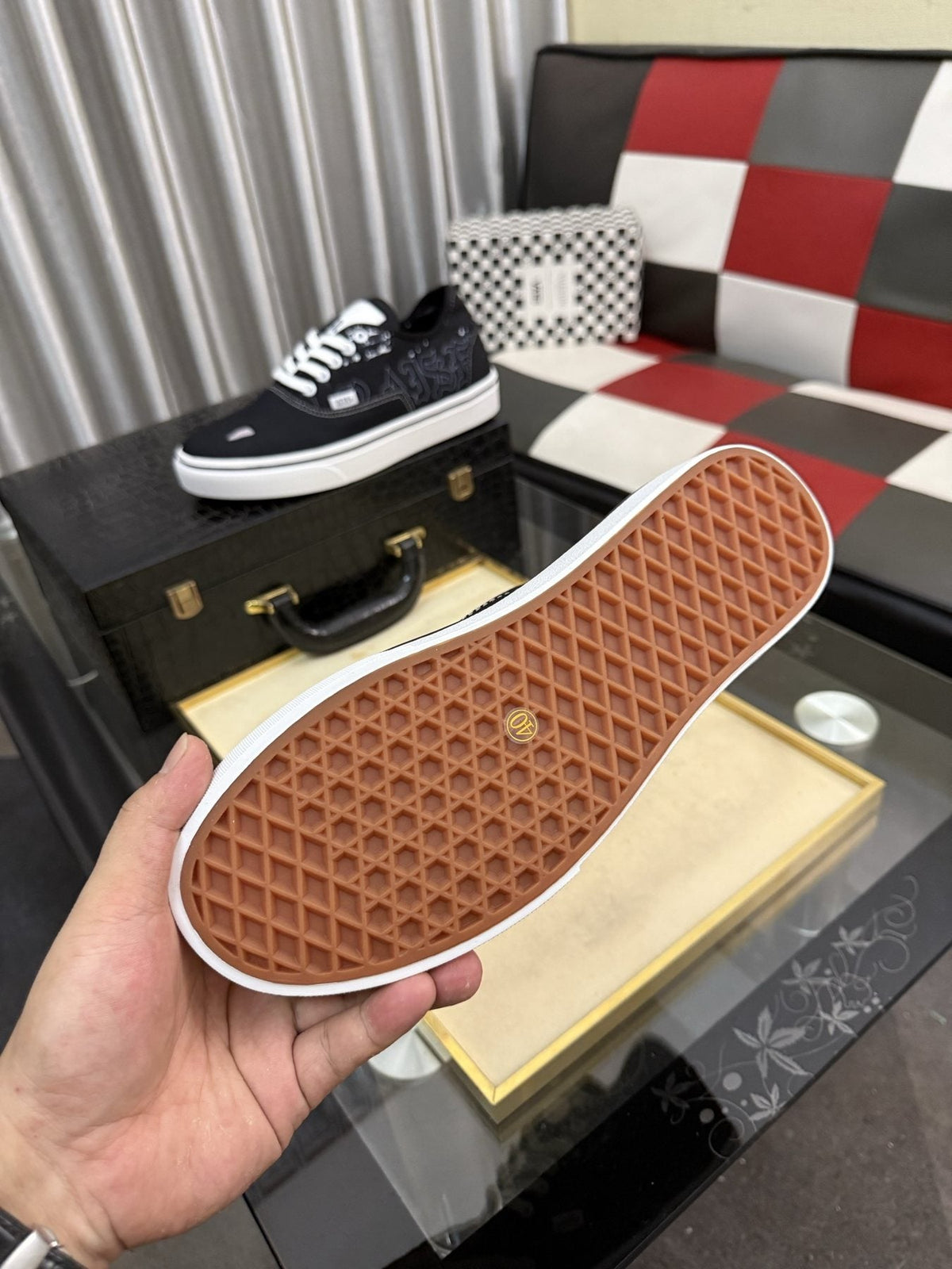 Vans Black Graphic Low-Top Sneakers — detail