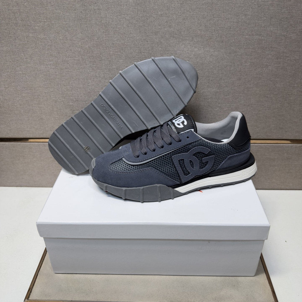 Dolce & Gabbana Navy Logo Sneakers — detail