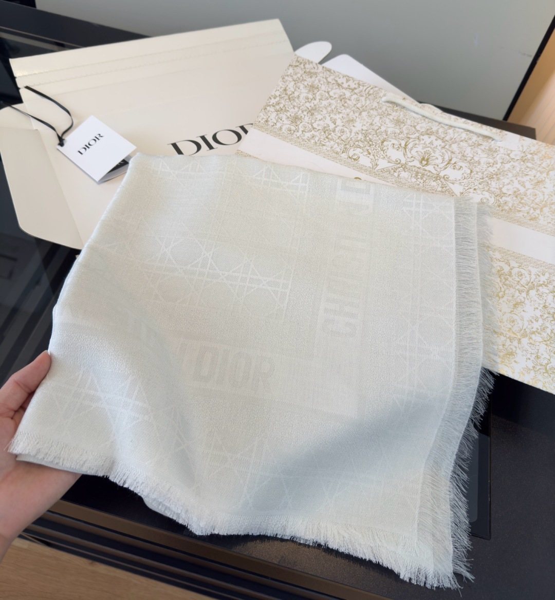 Dior White Geometric Fringed Scarf — model