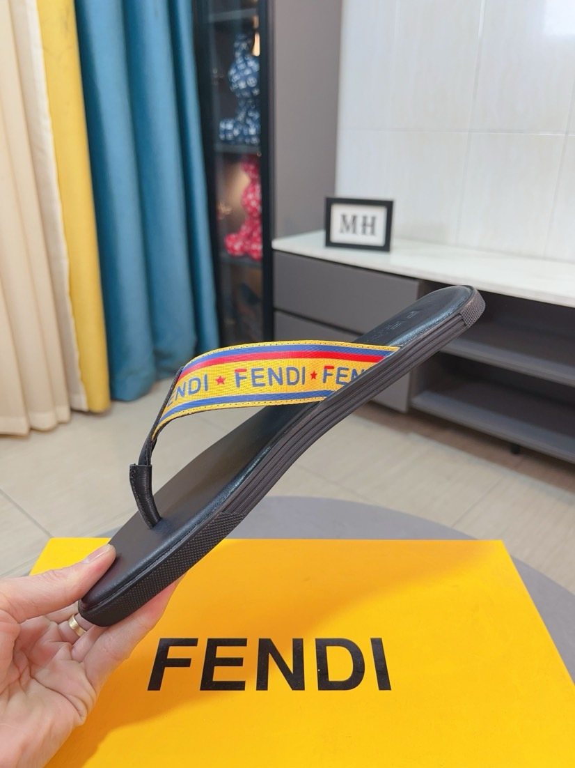 FENDI Multicolor Strap Thong Sandals — side