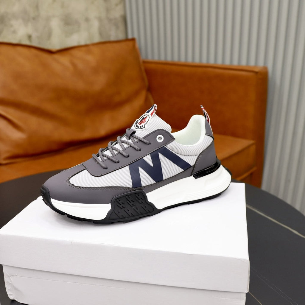 Moncler Contrast Sole Low-Top Sneakers — side