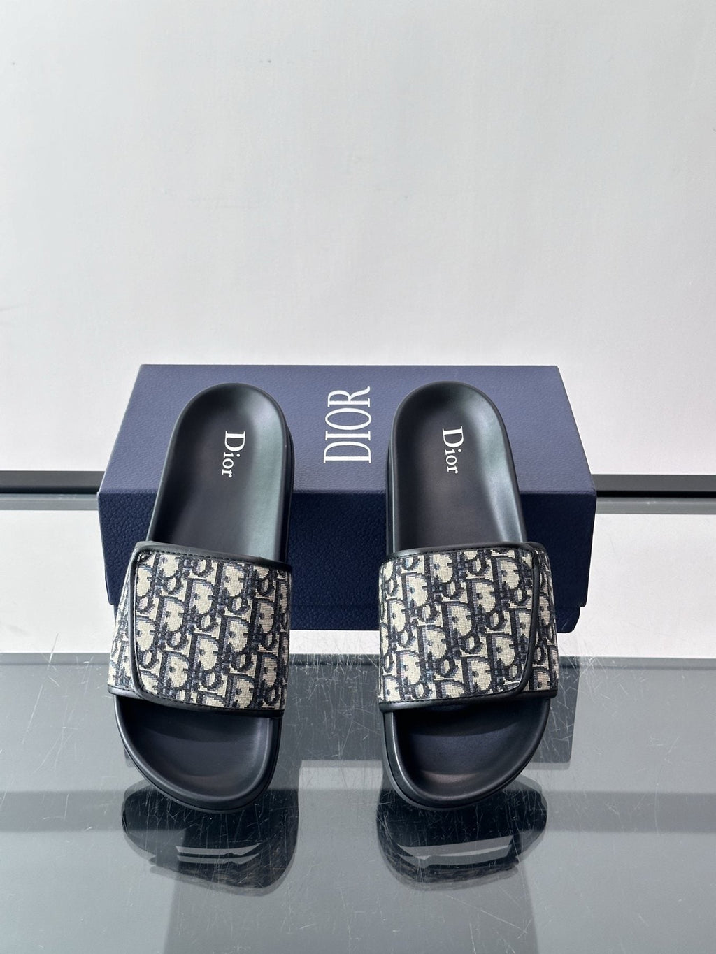 微商相册测试鞋子-Dior Patterned Strap Slide Sandals — front