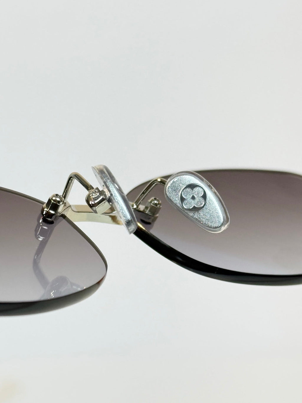 Louis Vuitton Z3186U Sunglasses